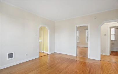 Logement entier en résidence à 14, Glenwood Ave., Unit 2, Cambridgeport, Cambridge, MA, 02163, image 12 de 31