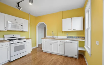 Logement entier en résidence à 14, Glenwood Ave., Unit 2, Cambridgeport, Cambridge, MA, 02163, image 17 de 31