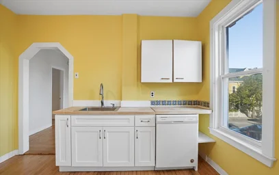 Logement entier en résidence à 14, Glenwood Ave., Unit 2, Cambridgeport, Cambridge, MA, 02163, image 23 de 31