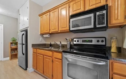 Alojamiento entero en residencia en 1810, Dorchester Ave., Unit 6A, Dorchester, Boston, MA, 02124, imagen 4 de 16