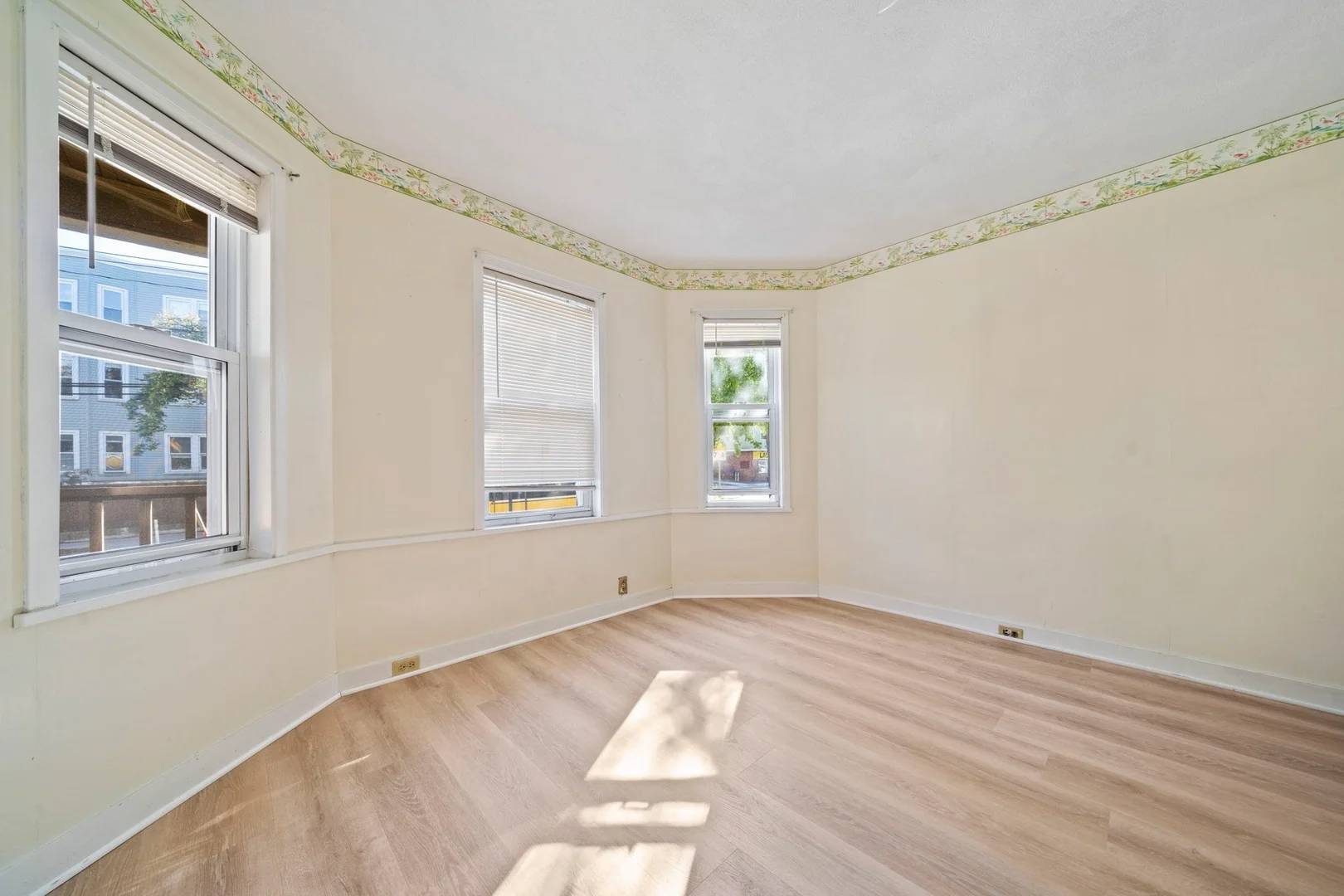 363, Washington St., Unit 2, Somerville, Somerville, MA, 02143