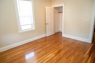 Alojamiento entero en residencia en 29, Donald Rd., Unit 3, Dorchester, Boston, MA, 02124, imagen 19 de 31