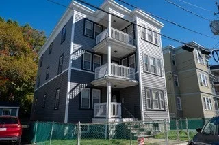 Alojamiento entero en residencia en 29, Donald Rd., Unit 3, Dorchester, Boston, MA, 02124, imagen 4 de 31