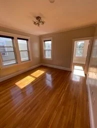 Alojamiento entero en residencia en 29, Donald Rd., Unit 3, Dorchester, Boston, MA, 02124, imagen 6 de 31