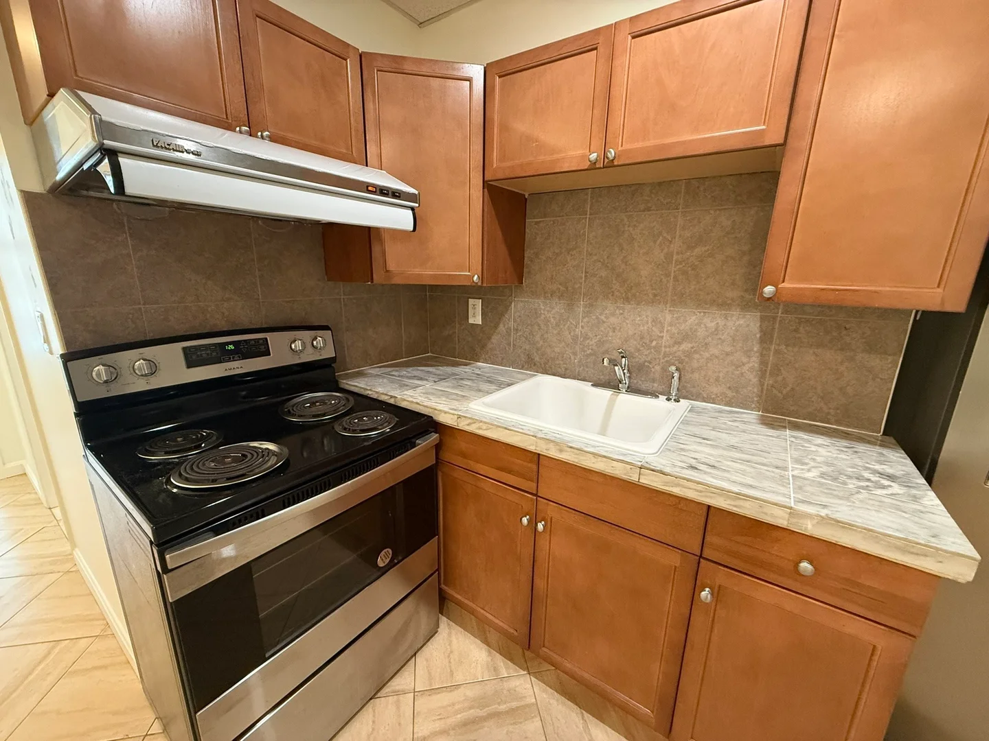 72, Kneeland, Unit 702, Chinatown, Boston, MA, 02111