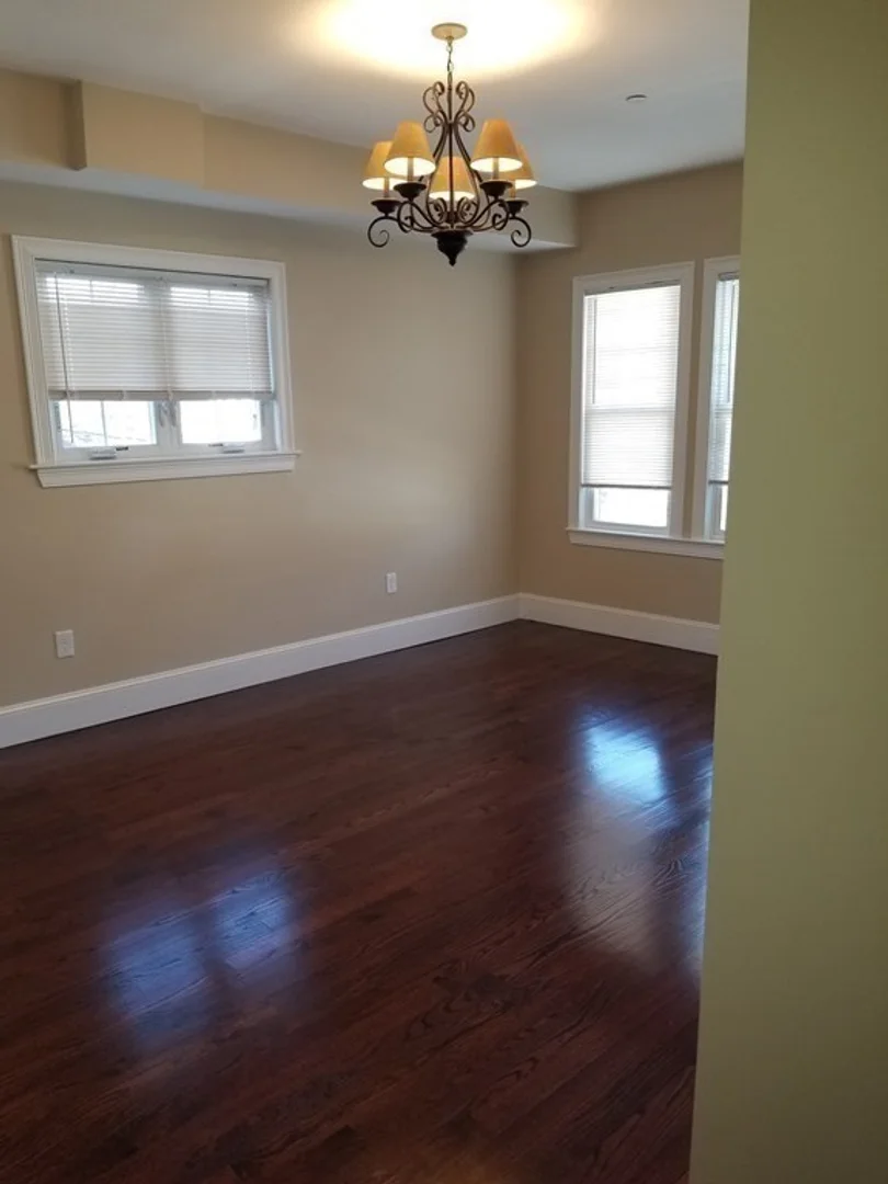 21, Brookledge, Unit 2R, Dorchester, Boston, MA, 02121