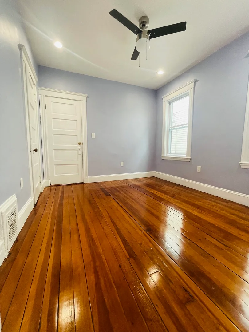 21, Crowell St., Unit 2, Dorchester, Boston, MA, 02124