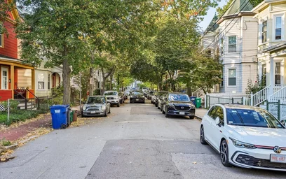 Logement entier en résidence à 12, Glenwood Ave., Unit 1, Cambridgeport, Cambridge, MA, 02163, image 12 de 29