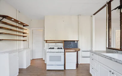 Logement entier en résidence à 12, Glenwood Ave., Unit 1, Cambridgeport, Cambridge, MA, 02163, image 15 de 29