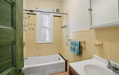 Logement entier en résidence à 12, Glenwood Ave., Unit 1, Cambridgeport, Cambridge, MA, 02163, image 4 de 29