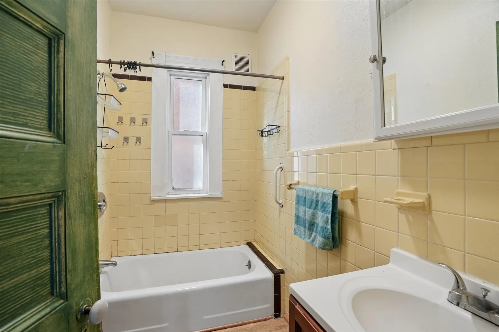 12, Glenwood Ave., Unit 1, Cambridgeport, Cambridge, MA, 02163