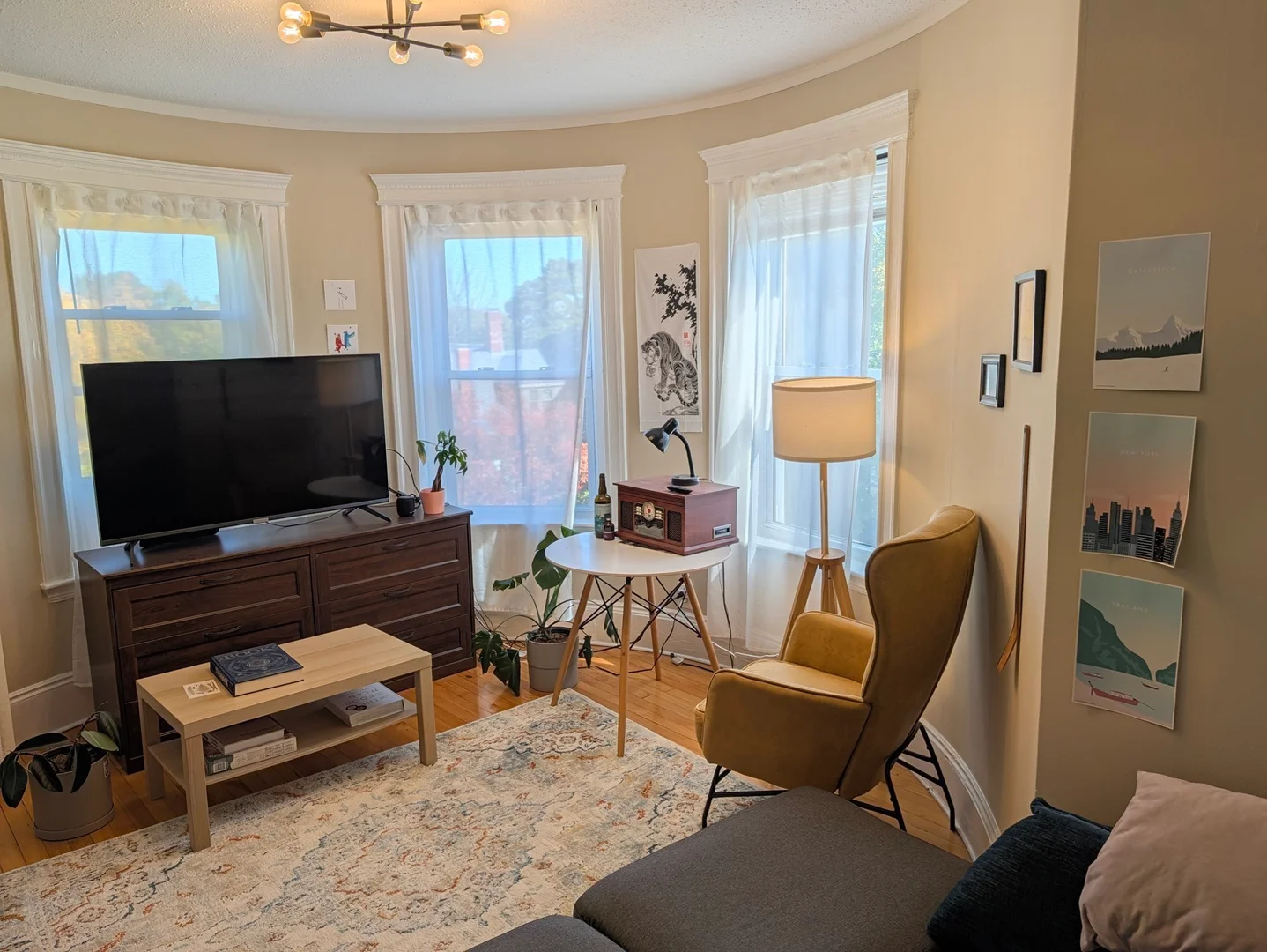 161, Hancock St., Unit 8, Mid Cambridge, Cambridge, MA, 02139