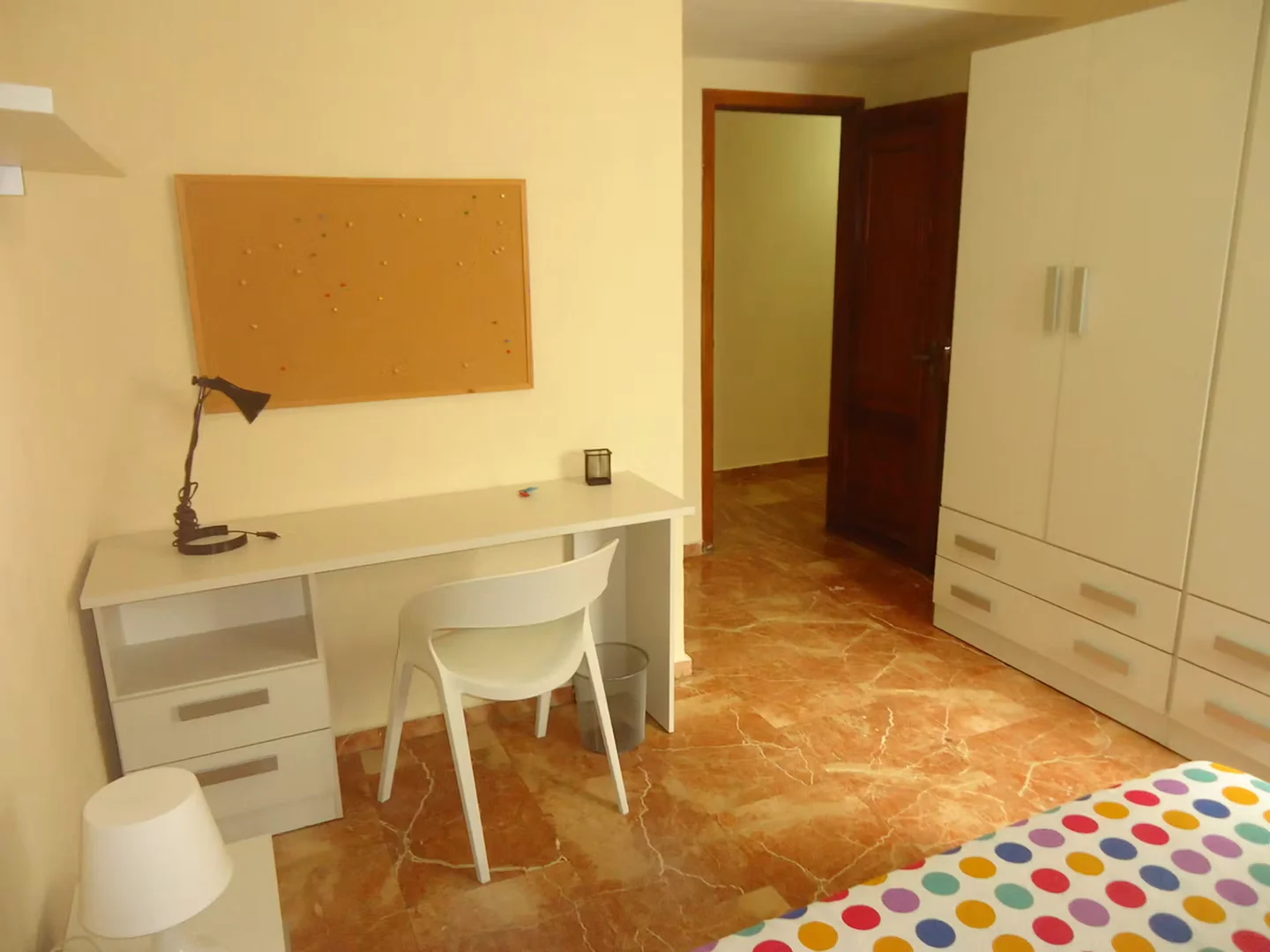 Chambre à louer dans un appartement d'étudiant à , entièrement meublée