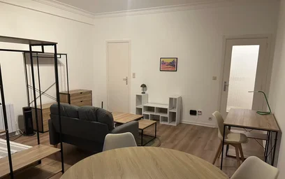 Logement entier à Avenue Winston Churchill, Churchill, image 3 de 9