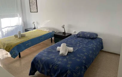 Bright private room in {area}