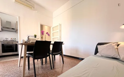Chambre privée à Via Toscana, image 14 de 33