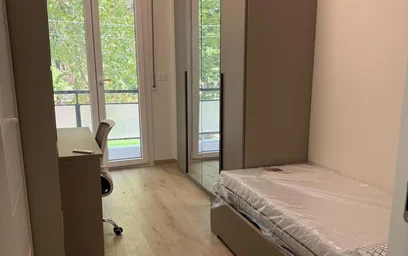 Chambre privée à Via Tommaso Salvini, image 1 de 11