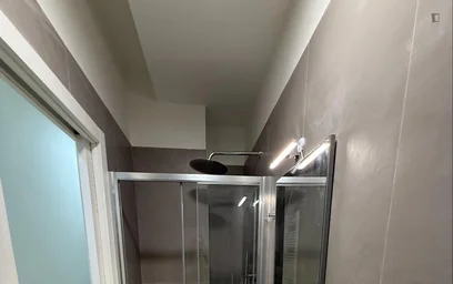 Chambre privée à Via Tommaso Salvini, image 8 de 11