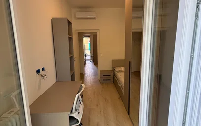 Chambre privée à Via Tommaso Salvini, image 2 de 12
