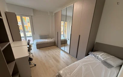 Chambre privée à Via Tommaso Salvini, image 1 de 12