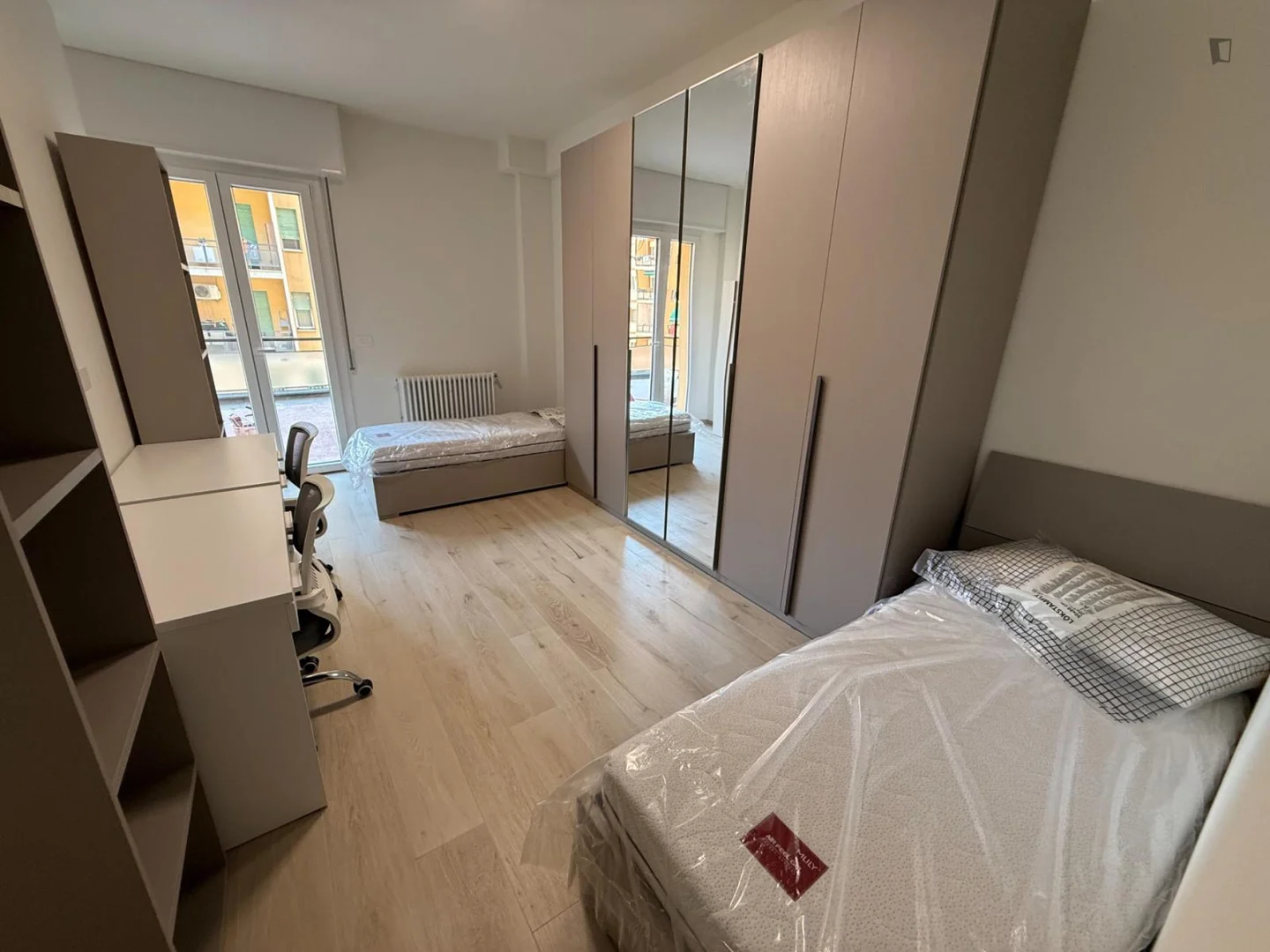 Chambre confortable pour étudiants disponible dans 