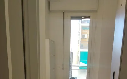 Chambre privée à Via Tommaso Salvini, image 2 de 12