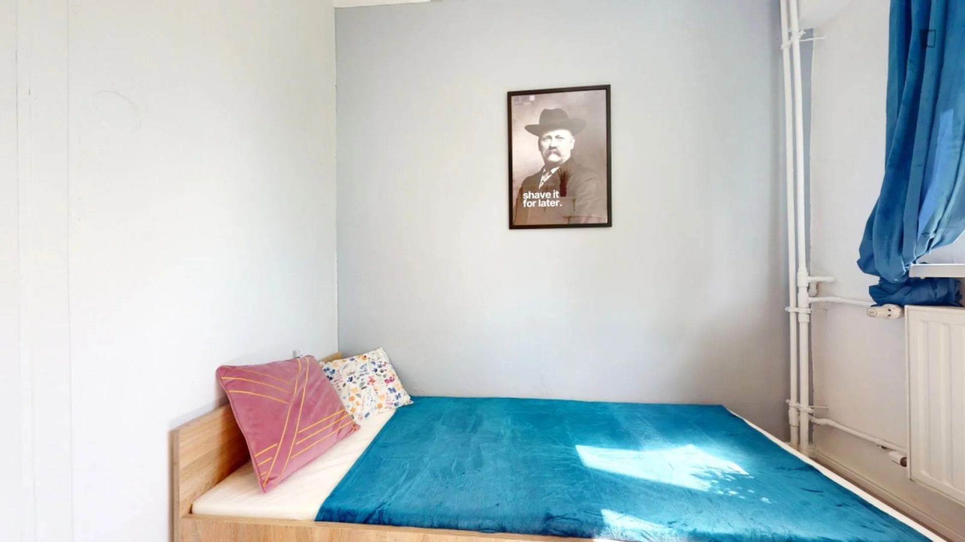 Bright and airy student room with easy university access in