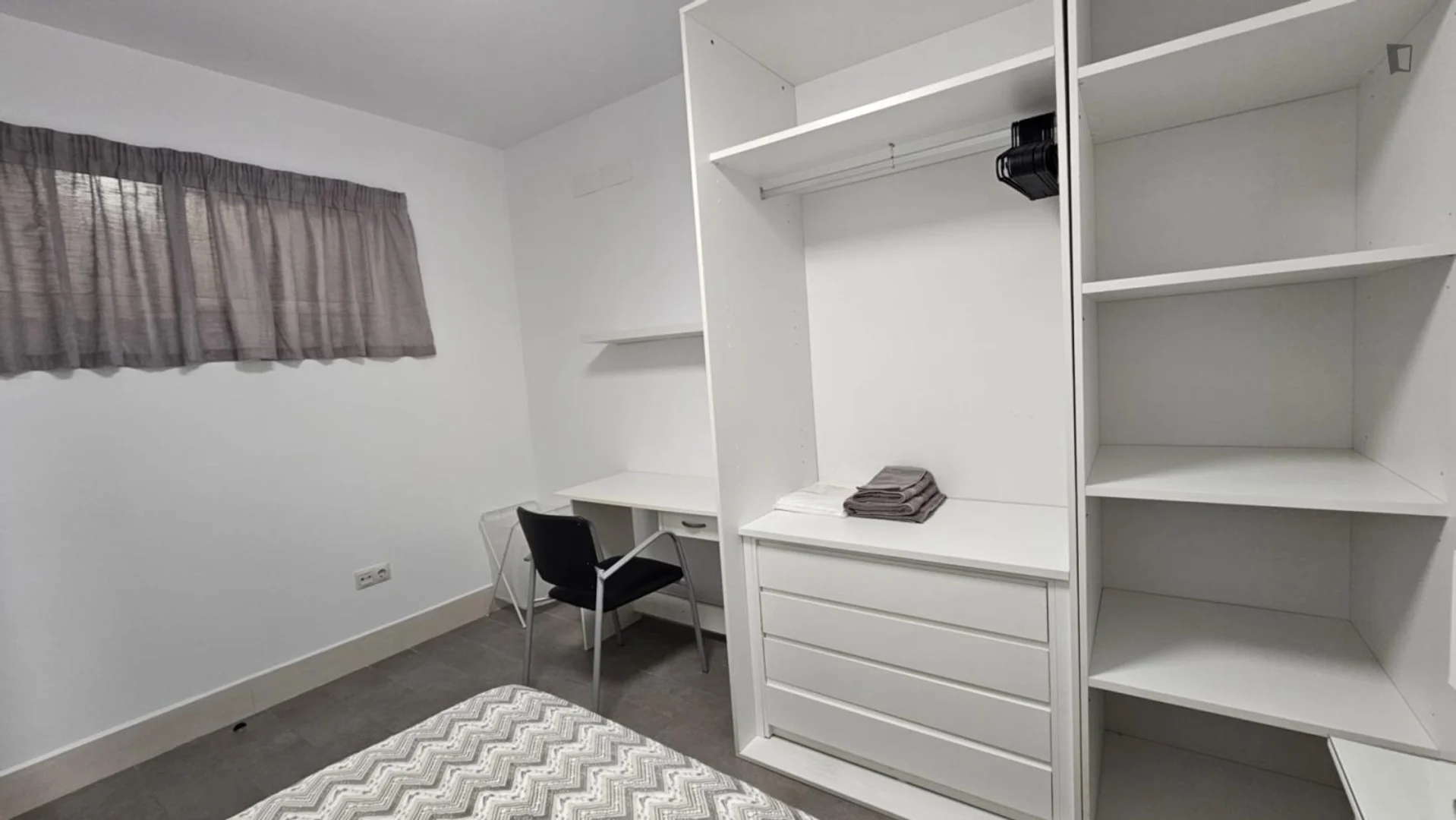 Komfortables und geräumiges Studentenzimmer in