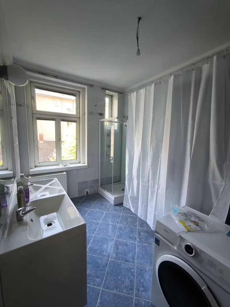 Habitación en apartamento estudiantil en alquiler en , completamente amueblado
