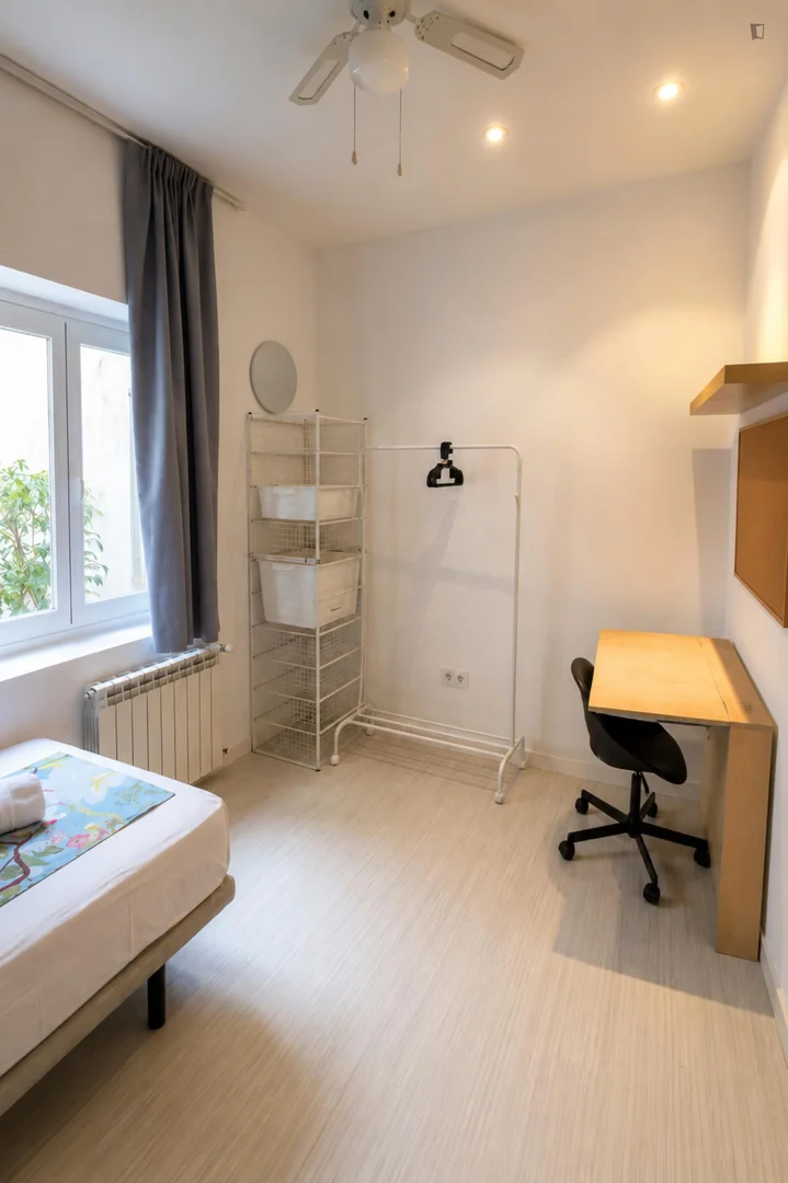 Studentenfreundliches Zimmer in mit modernen Annehmlichkeiten