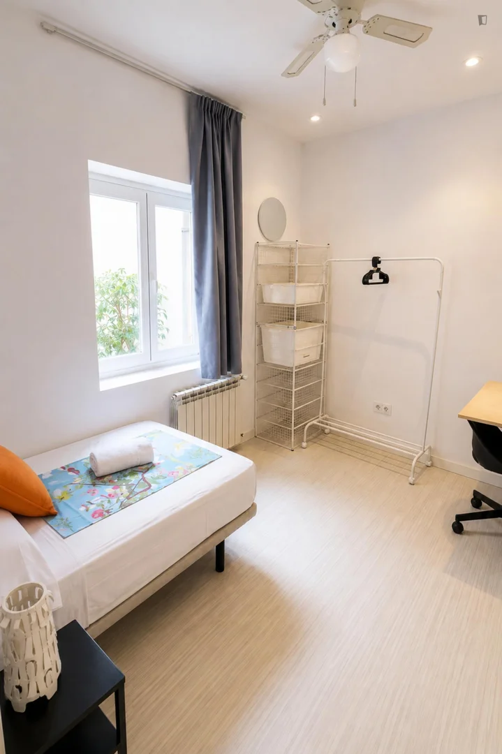 Studentenfreundliches Zimmer in mit modernen Annehmlichkeiten