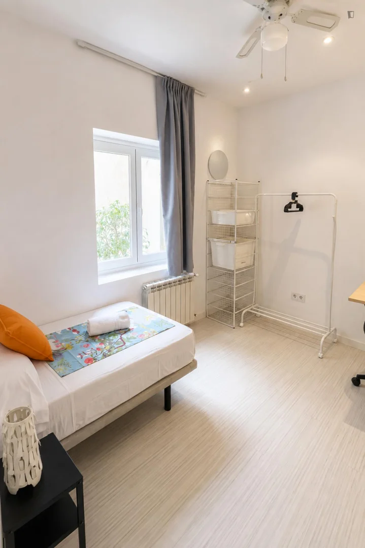 Studentenfreundliches Zimmer in mit modernen Annehmlichkeiten