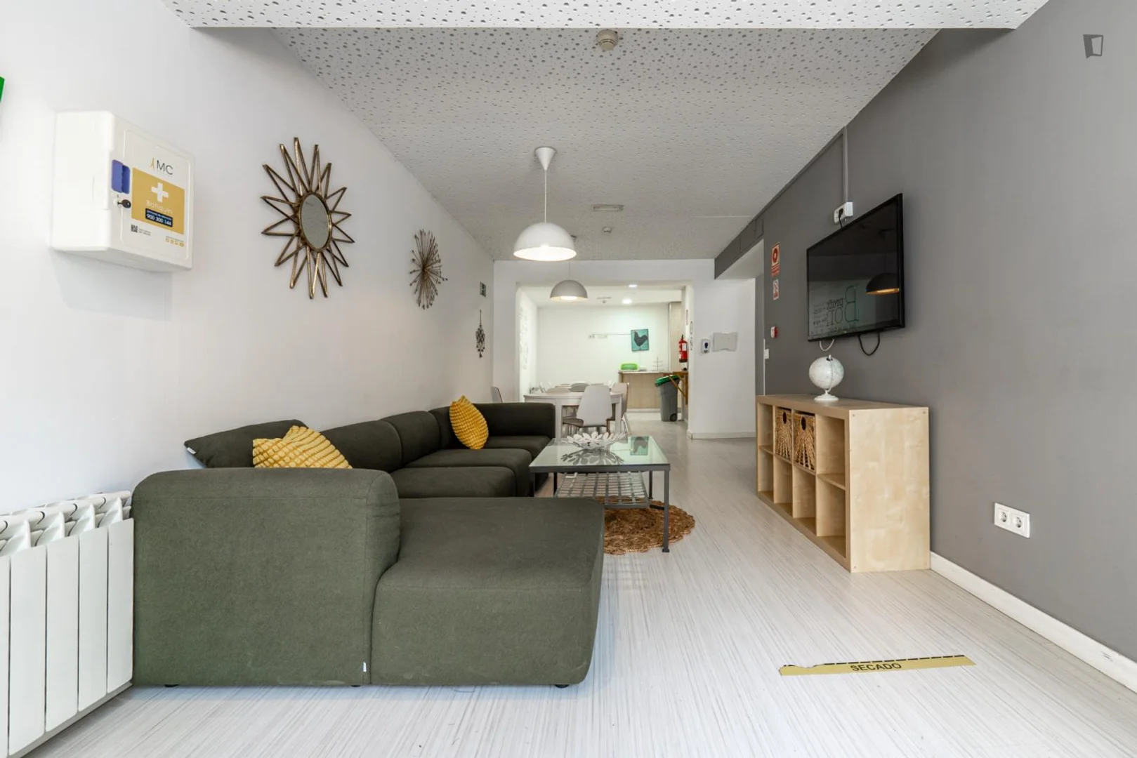 Funktionelles Studentenzimmer perfekt zum Studieren in