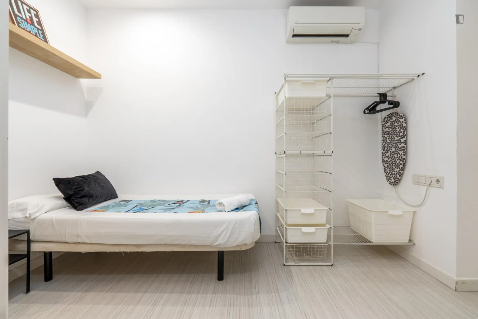 Studentenfreundliches Zimmer in mit modernen Annehmlichkeiten