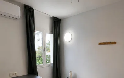 Quarto para alugar num apartamento partilhado em {area}
