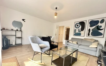 Chambre à louer dans un appartement en colocation à {area}