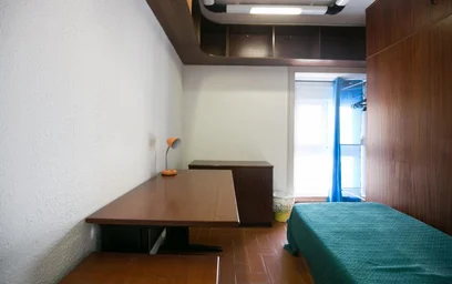 Cheap private room in {area}