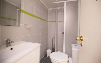 Chambre privée à Rua Bacelar e Silva, image 21 de 34