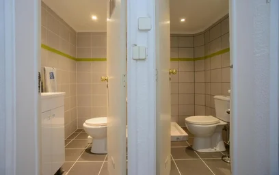Chambre privée à Rua Bacelar e Silva, image 25 de 34