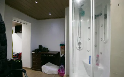 Chambre privée à Rua Bacelar e Silva, image 6 de 34