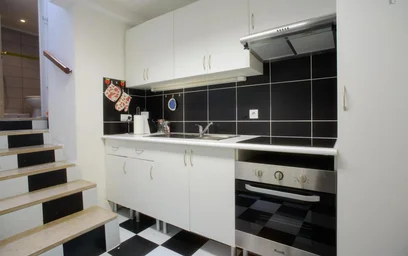 Chambre privée à Rua Bacelar e Silva, image 7 de 34