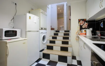 Chambre privée à Rua Bacelar e Silva, image 8 de 34