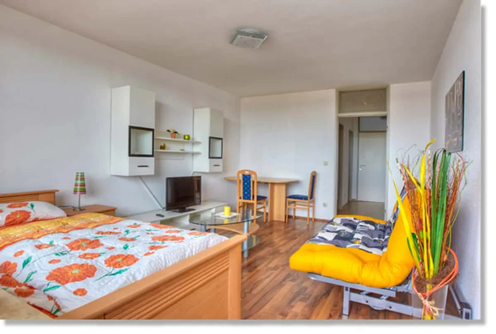 Budget-friendly student room close to campus in 