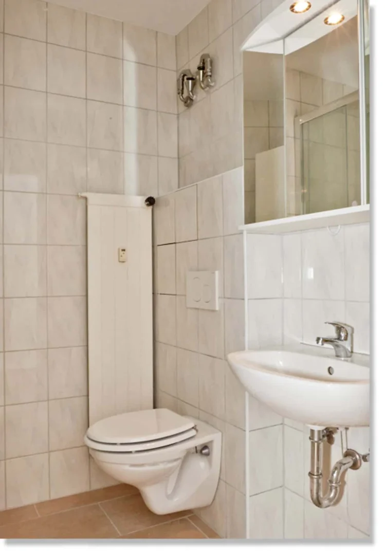 Budget-friendly student room close to campus in 