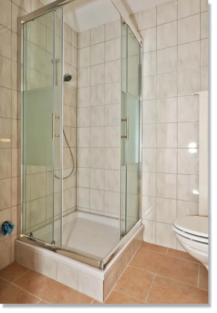 Student-friendly room in  with modern amenities