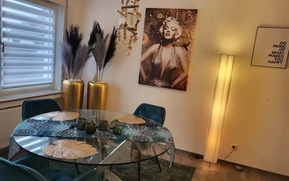 Alojamiento con 3 habitaciones en {area}
