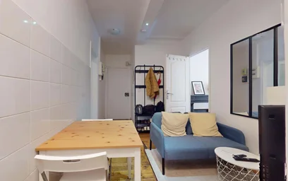 {area} de aylık kiralık oda