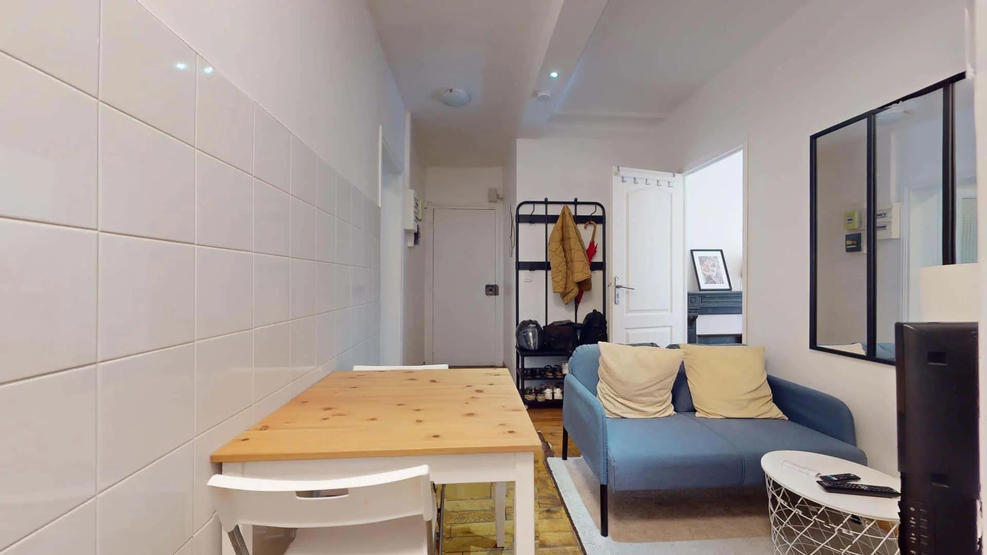 'de öğrenci dairesinde, tamamen mobilyalı kiralık oda