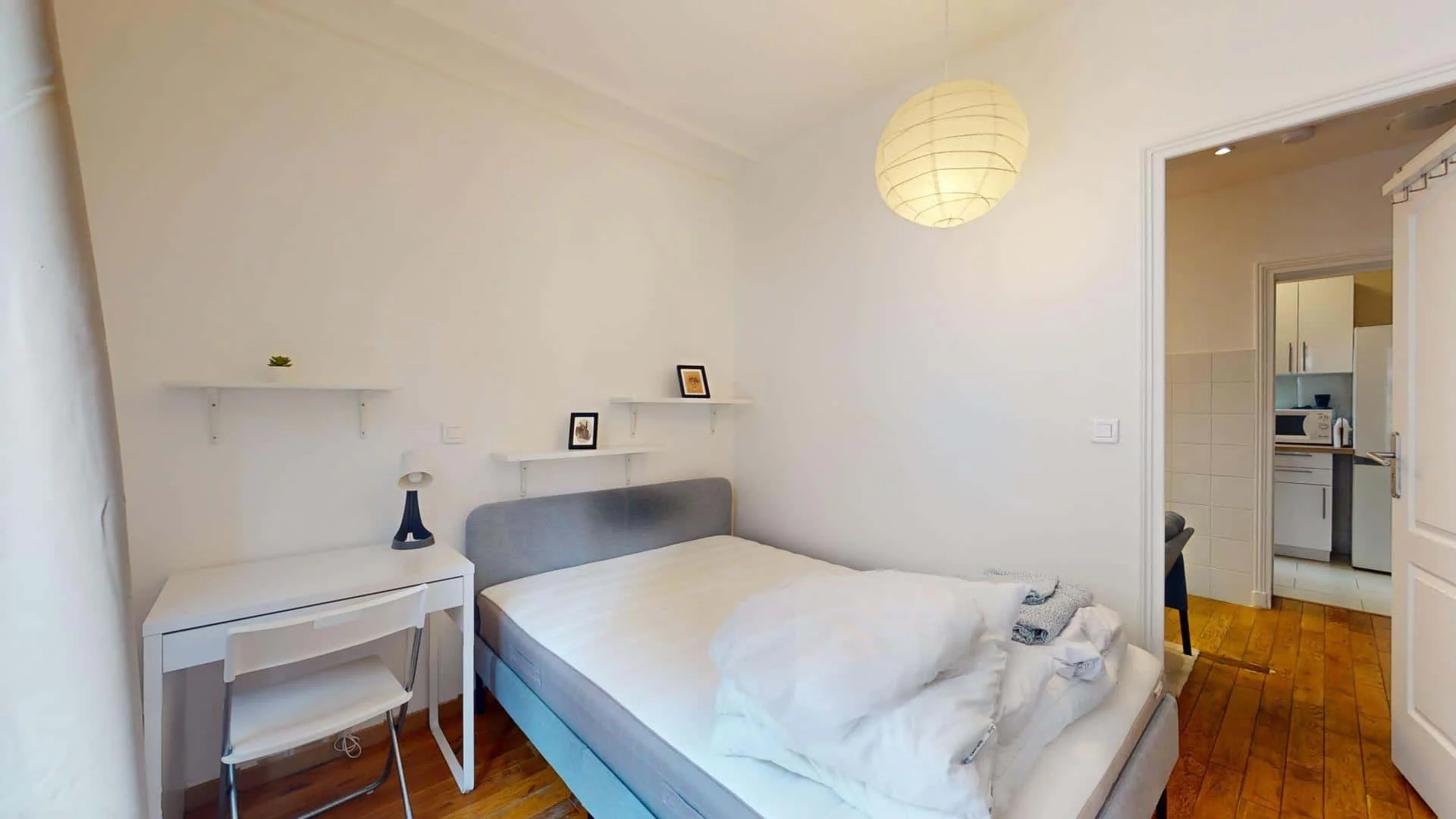 'de öğrenci dairesinde, tamamen mobilyalı kiralık oda