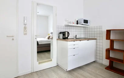Dairenin tamamı konumu Limburger Str. 29, 50672 Köln, Germany, 7 17 görüntüsü